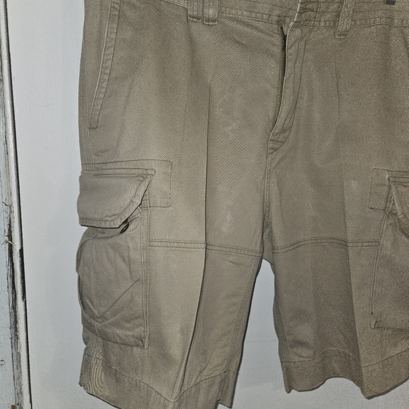 Polo Ralph Lauren Men's Gellar Cargo Shorts - Picture 2 of 13